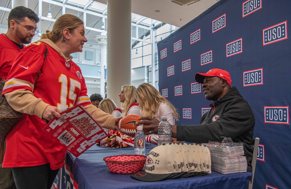 Chiefs cheerleaders, retired player visit fans in KMC