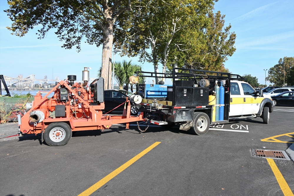 Corps of Engineers loans pumps to New Orleans Fire Department to fight marsh fire