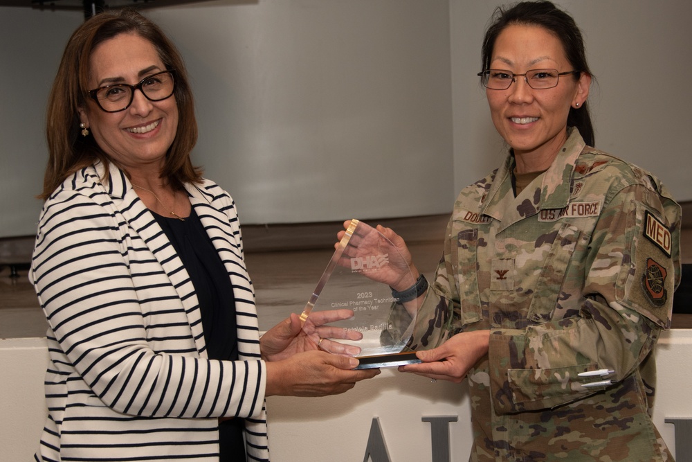 Dvids Images Dha Clinical Pharmacy Technician Of The Year Award Winner