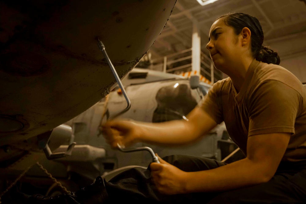 USS Carl Vinson (CVN 70) Sailors Conduct Aircraft Maintenance