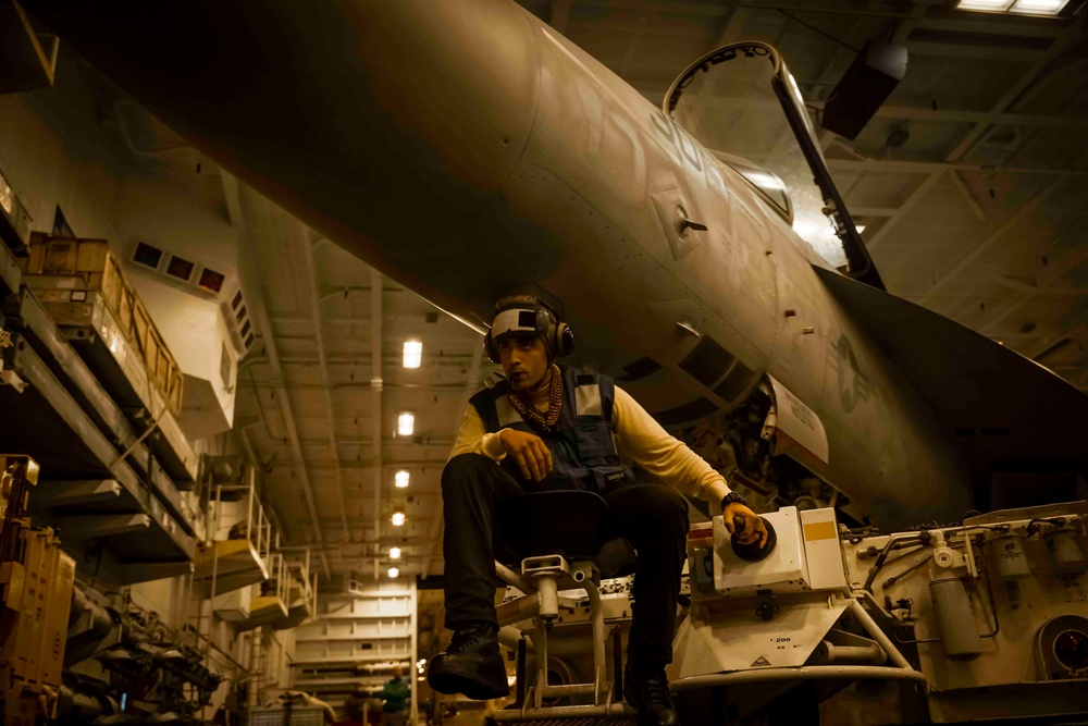 USS Carl Vinson (CVN 70) Sailors Perform Hangar Bay Operations in the Pacific Ocean
