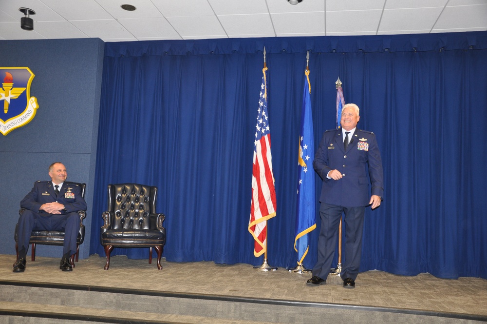 357th Airlift Squadron Welcomes New Commander