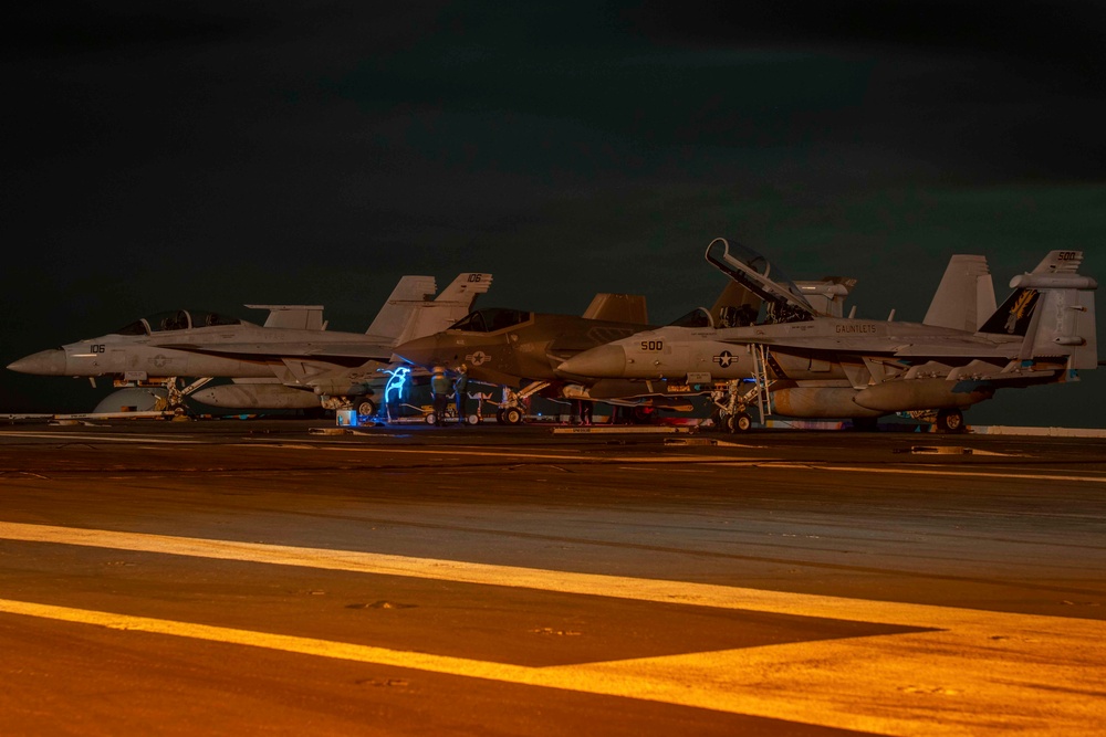 USS Carl Vinson (CVN 70) Sailors Conduct Flight Operations in the Pacific Ocean