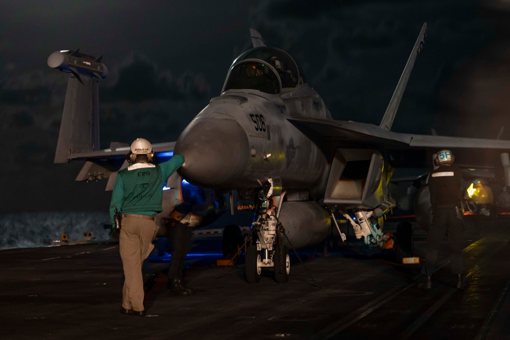 USS Carl Vinson (CVN 70) Sailors Conduct Flight Operations in the Pacific Ocean