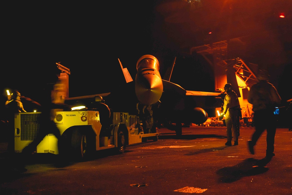 USS Carl Vinson (CVN 70) Sailors Conduct Flight Operations in the Pacific Ocean