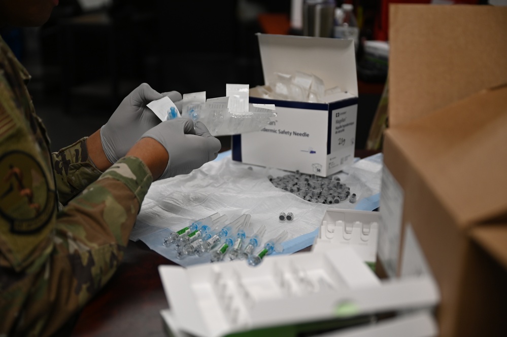 62d MDS boosts flu vaccine availability for Team McChord