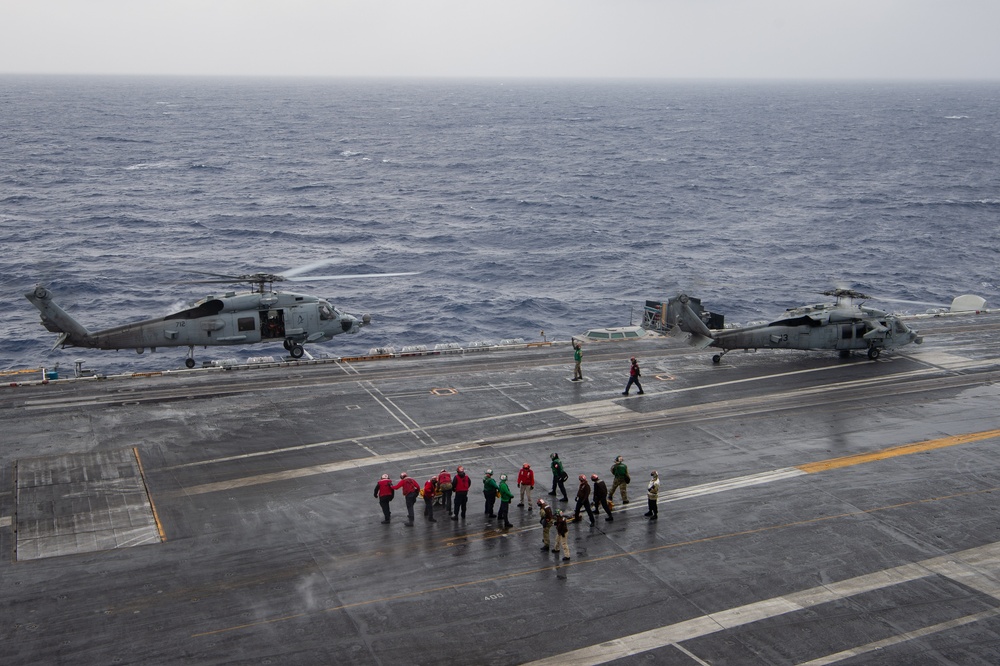 USS Carl Vinson Conduct Multi-Large Deck Event