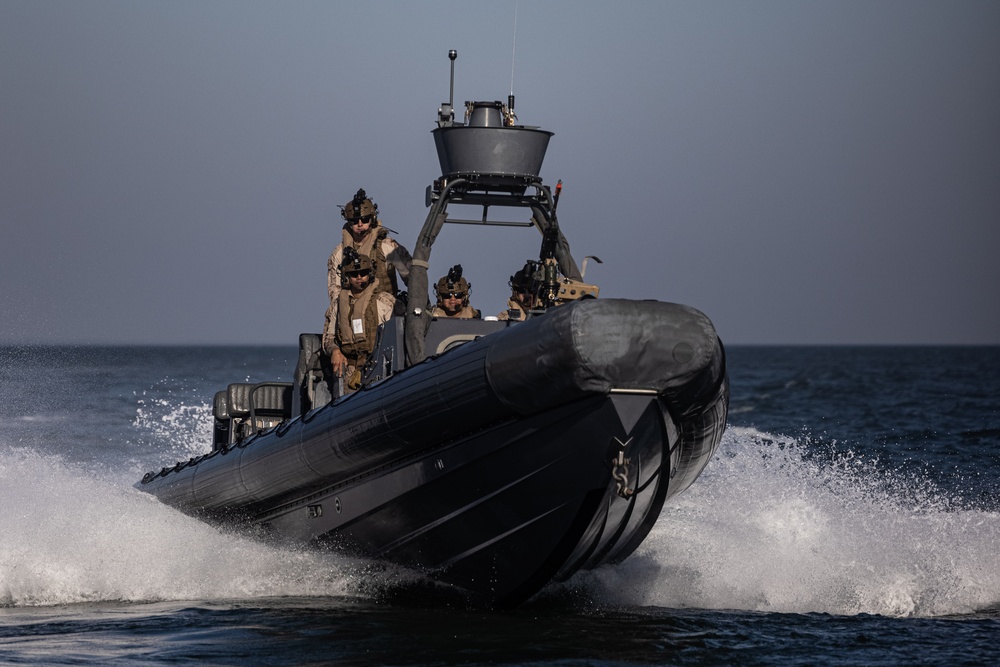 24th MEU MSPF Marines Conduct VBSS