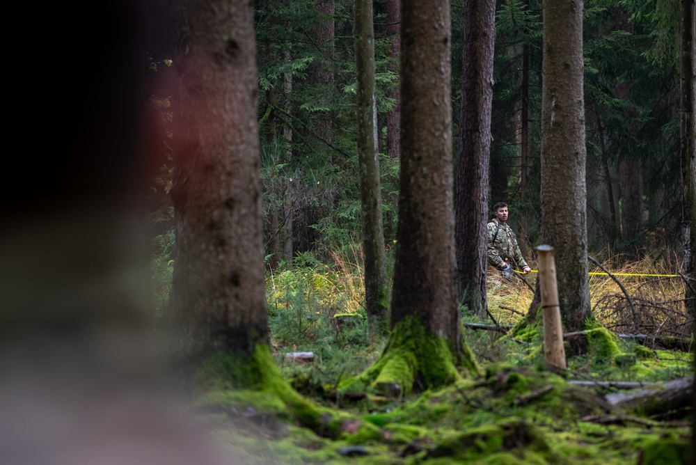 Spangdahlem SERE Prepares 1-214 GSAB for Survival Challenges