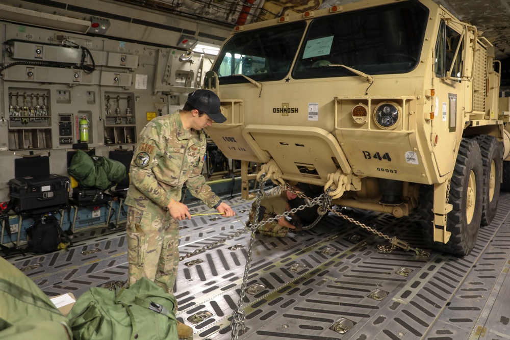 Dvids - Images - Fort Liberty Equipment Loadout [image 6 Of 8]