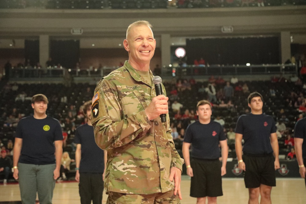 101st Commander at APSU Enlistment