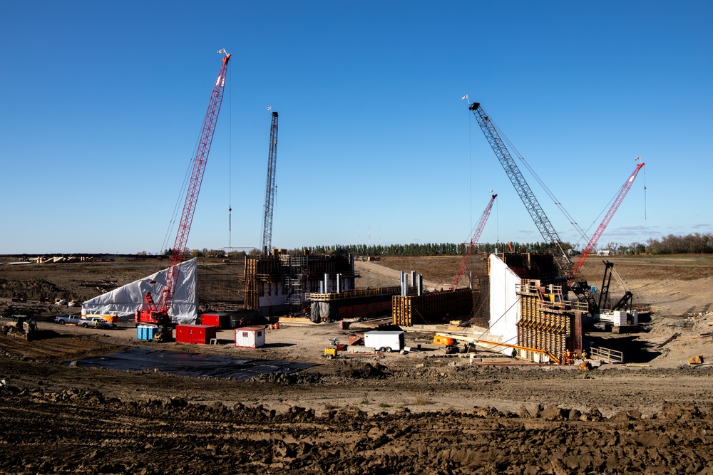 Fargo-Moorhead Metropolitan Area Flood Risk Management Project Control Structure