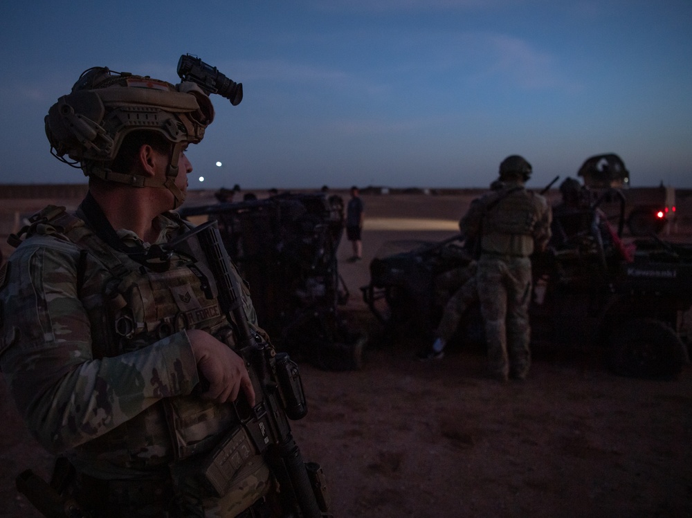 Niger AB 201 exercises vehicle extrication with QRF and rescue specialists