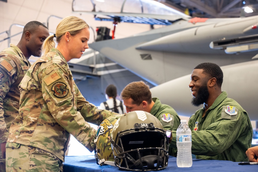 Jacksonville Jaguars get glimpse of airpower