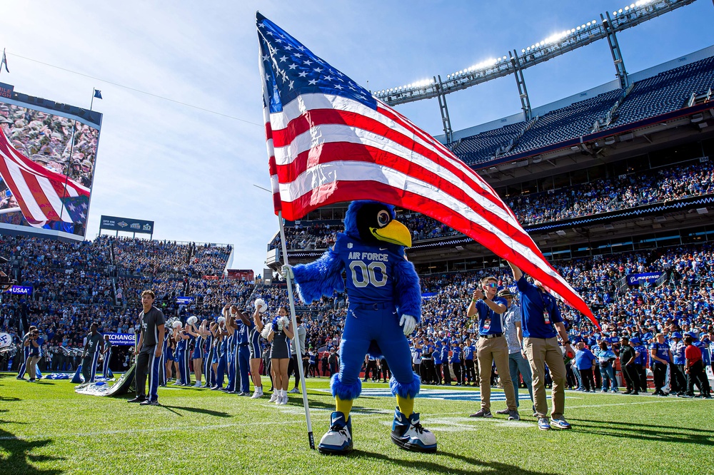 DVIDS Images U.S. Air Force Academy Football vs Army at Empower