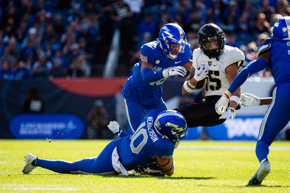 DVIDS Images U.S. Air Force Academy Football vs Army at Empower