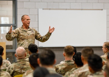 Command sergeant major of Army National Guard inspires, enlightens in Las Vegas visit