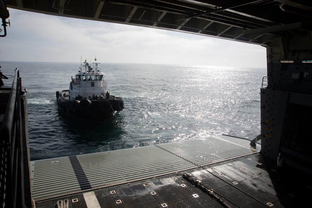 USS San Diego (LPD 22) rehearses towing