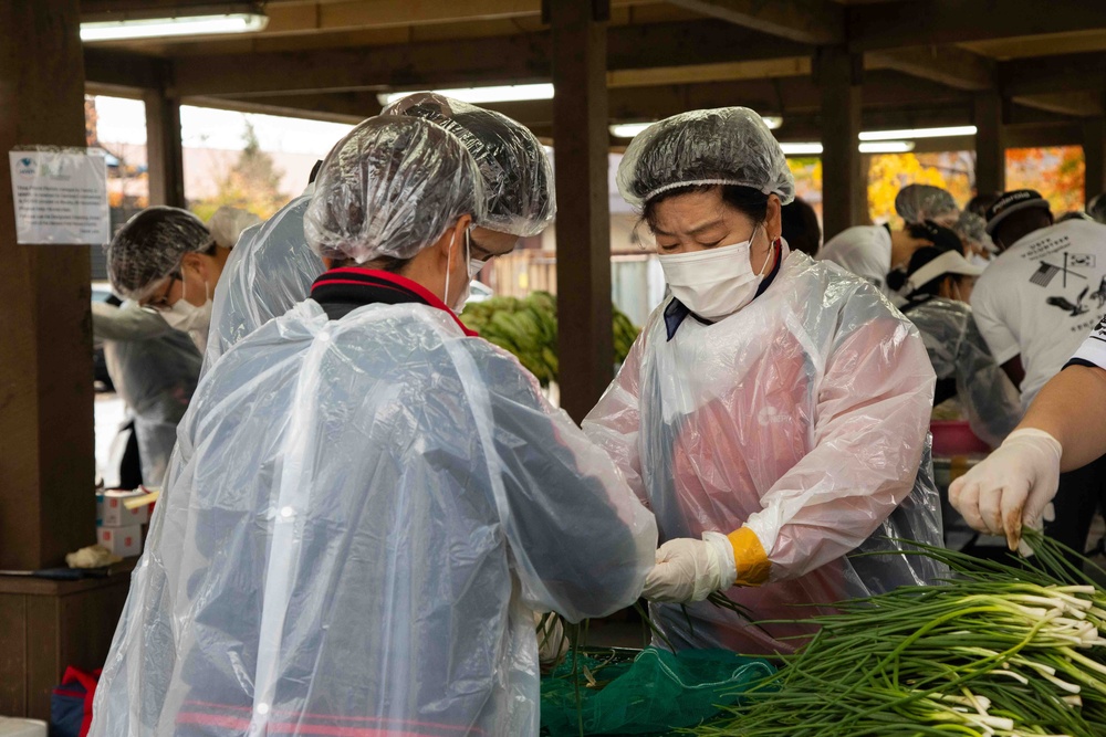 Camp Casey BOSS program hosts kimchi making event