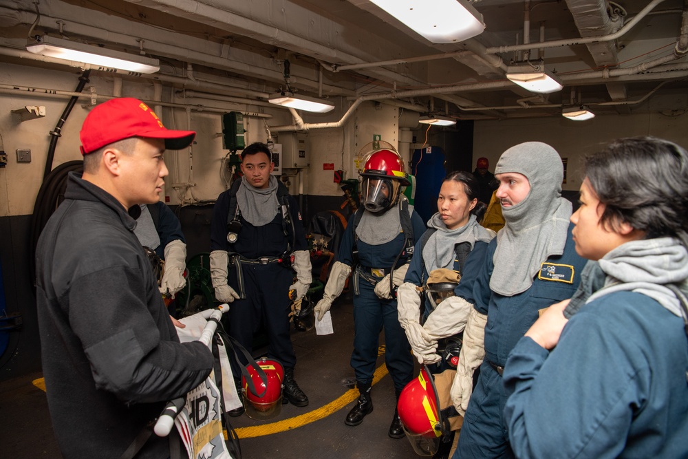 Sailors Receive General Quarters Training