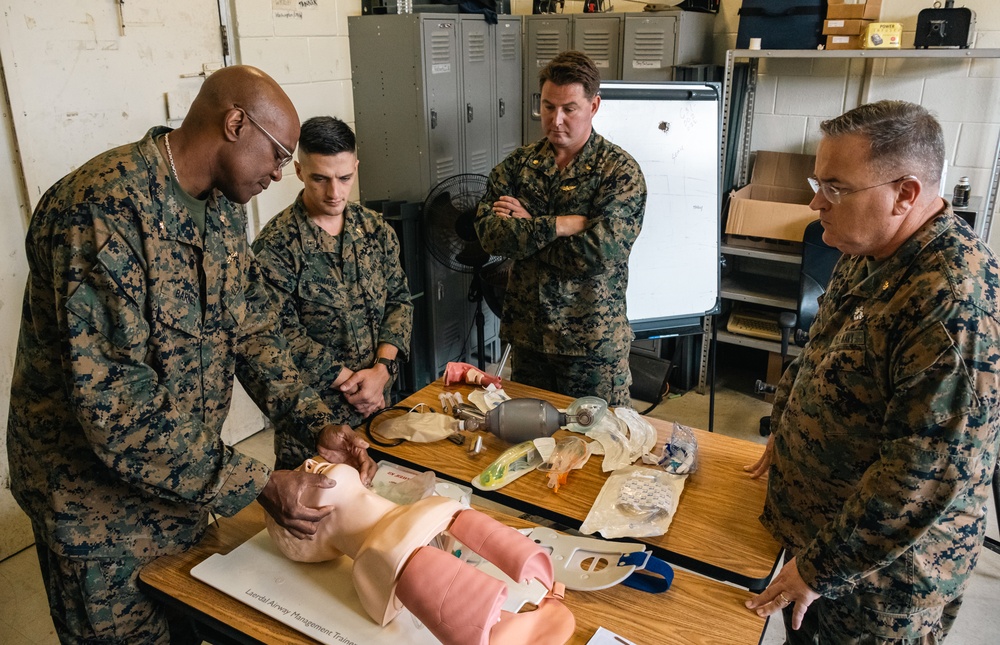 US Navy Sailors Conduct an Advanced Trauma Life Support Class