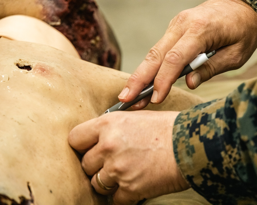 US Navy Sailors Conduct an Advanced Trauma Life Support Class