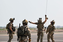 USAF conducts joint hoist training with EARF, USMC [Image 3 of 12]