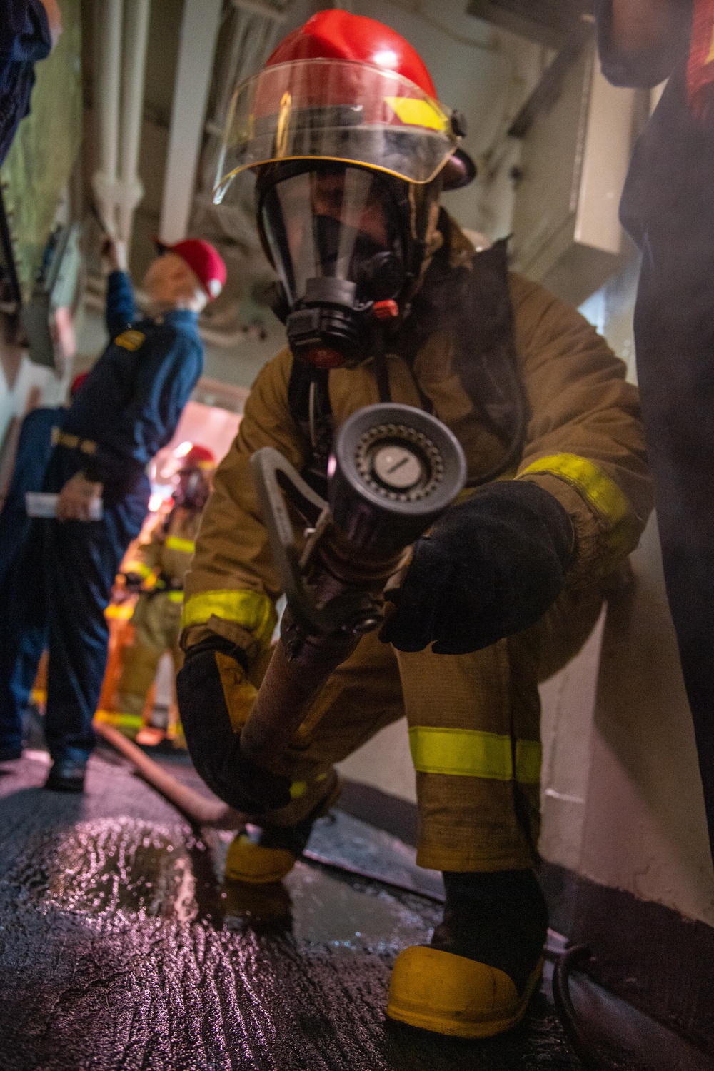 USS Carl Vinson Conducts Fire Fighting Training