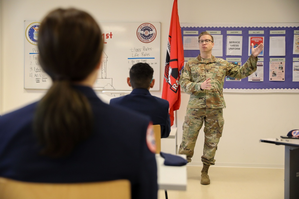 7th MSC Talks Shop with KHS JROTC