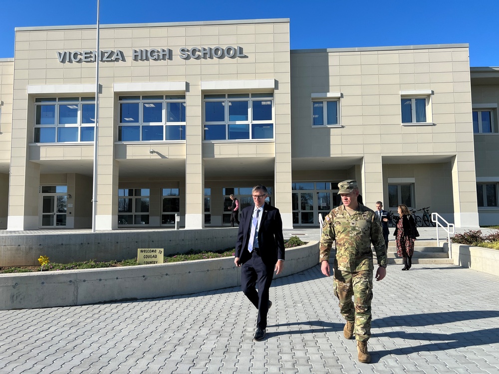 Senior U.S. State Department official tours Vicenza’s Army family housing construction