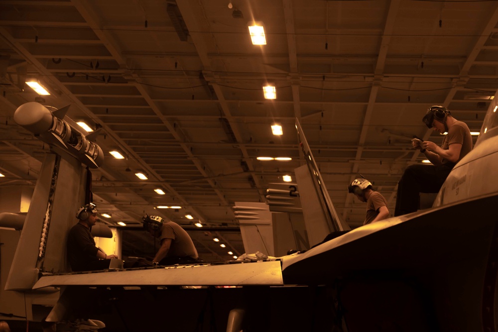 USS Carl Vinson (CVN 70) Sailors Perform Aircraft Maintenance