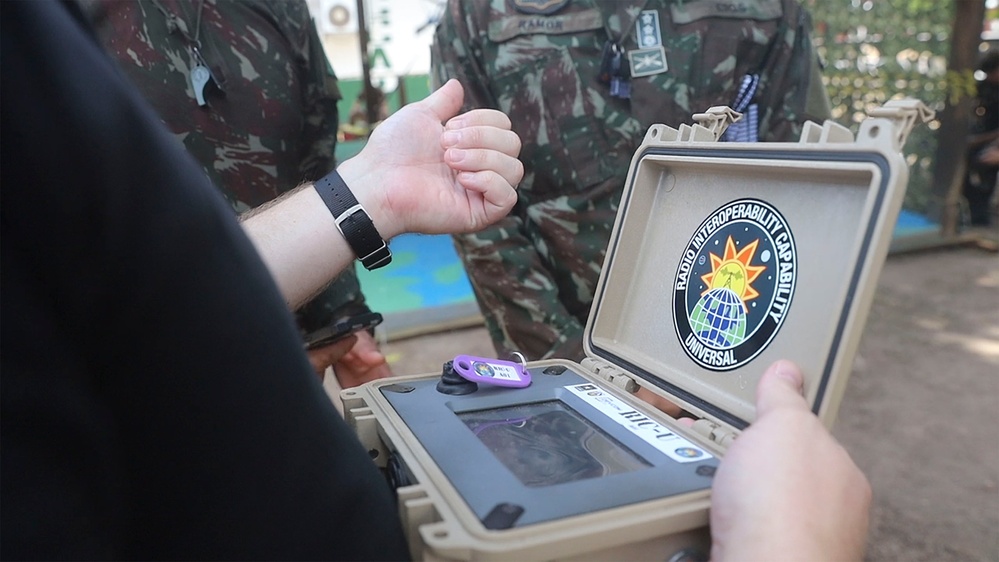 U.S. DEVCOM demonstrates RIC-U tech to Brazilian Soldiers at SV24