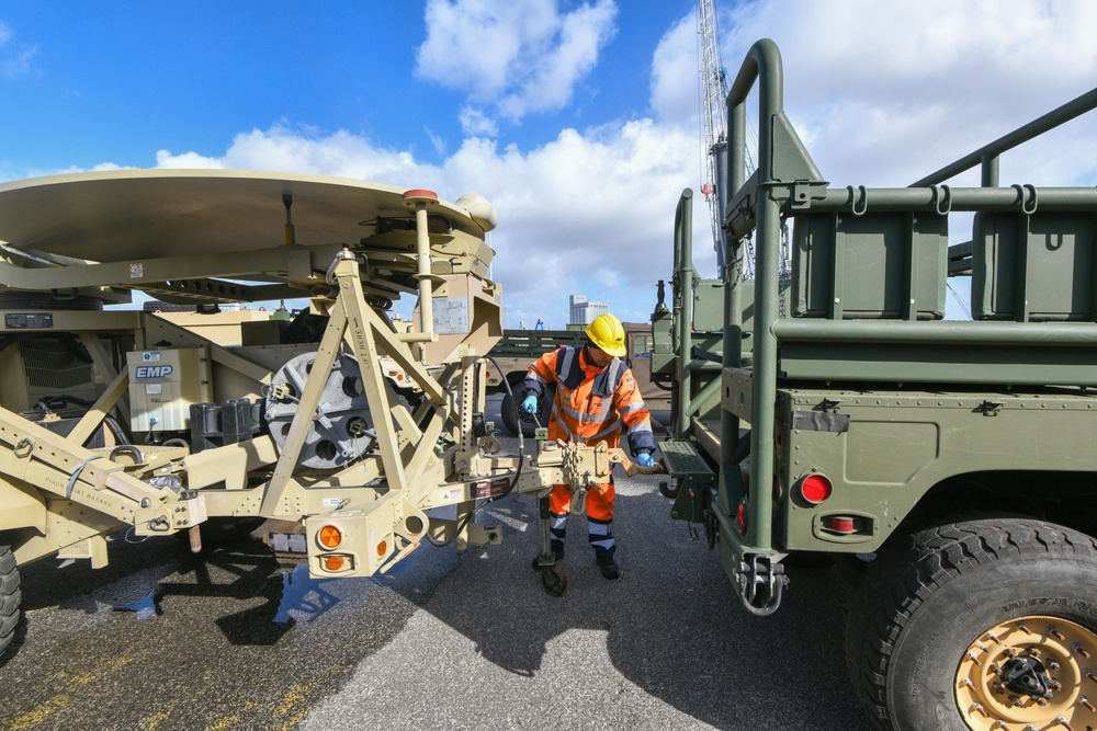 21st TSC, 839th Transportation Battalion and &quot;Rakkasans&quot; project power through the Port of Livorno