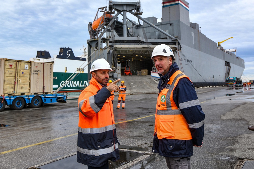 21st TSC, 839th Transportation Battalion and &quot;Rakkasans&quot; project power through the Port of Livorno