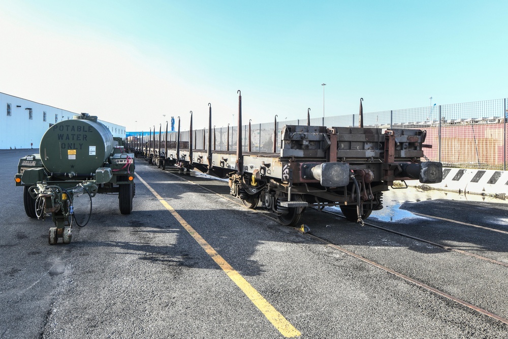 21st TSC, 839th Transportation Battalion and &quot;Rakkasans&quot; project power through the Port of Livorno