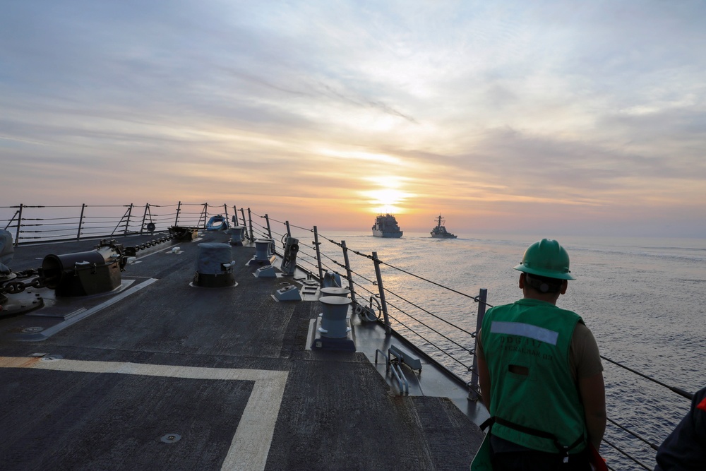 USS Paul Ignatius Underway Replenishment