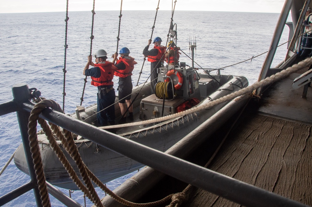 USS Ronald Reagan (CVN 76) Sailors conduct small boat operations training