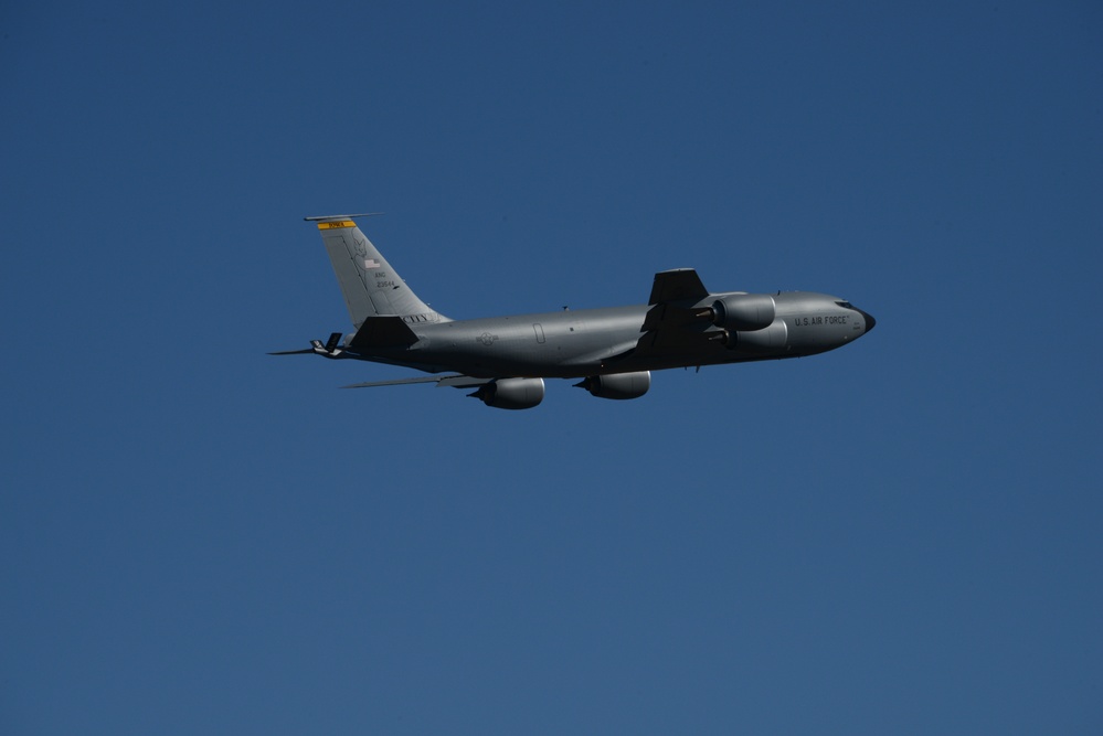 KC-135 departs