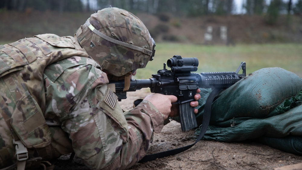 USO Serves Up Warmth and Gratitude at the Weapons Qualification Range in Poland