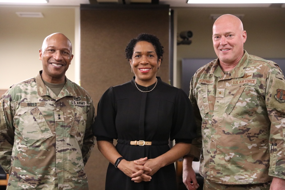 Lt. Governor Juliana Stratton visits Camp Lincoln for Military Economic Development Committee