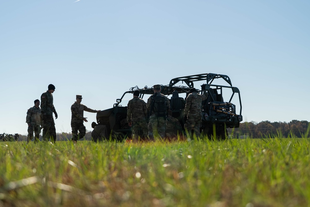 2BCT Soldiers prepare ISVs for sling load operations