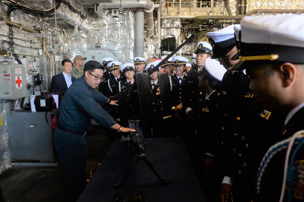 USS Jackson (LCS 6) hosts ship tour in support of Fleet Week San Diego 2023