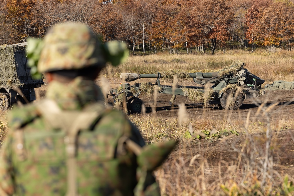 Resolute Dragon 23: JGSDF emplace Field Howitzer 70’s Type 19 Wheeled Howitzer Self-propelled guns