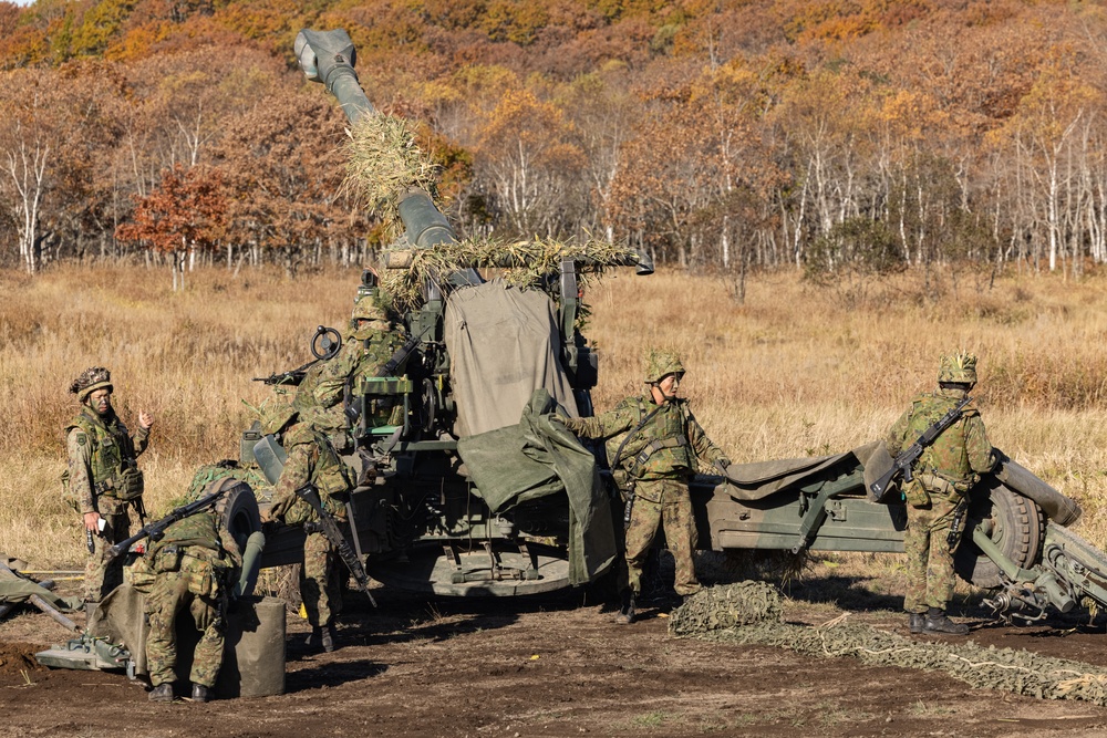 Resolute Dragon 23: JGSDF emplace Field Howitzer 70’s Type 19 Wheeled Howitzer Self-propelled guns