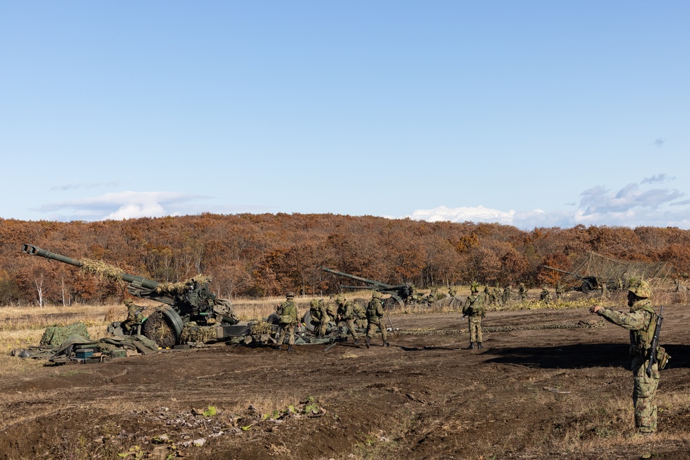 Resolute Dragon 23: JGSDF emplace Field Howitzer 70’s Type 19 Wheeled Howitzer Self-propelled guns