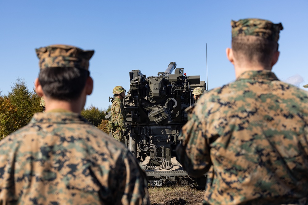 Resolute Dragon 23: JGSDF emplace Field Howitzer 70’s Type 19 Wheeled Howitzer Self-propelled guns