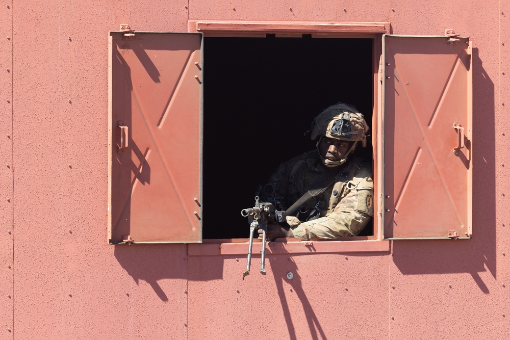 25th ID Soldiers Conduct Military Operations in Urban Terrain During JPMRC 24-01