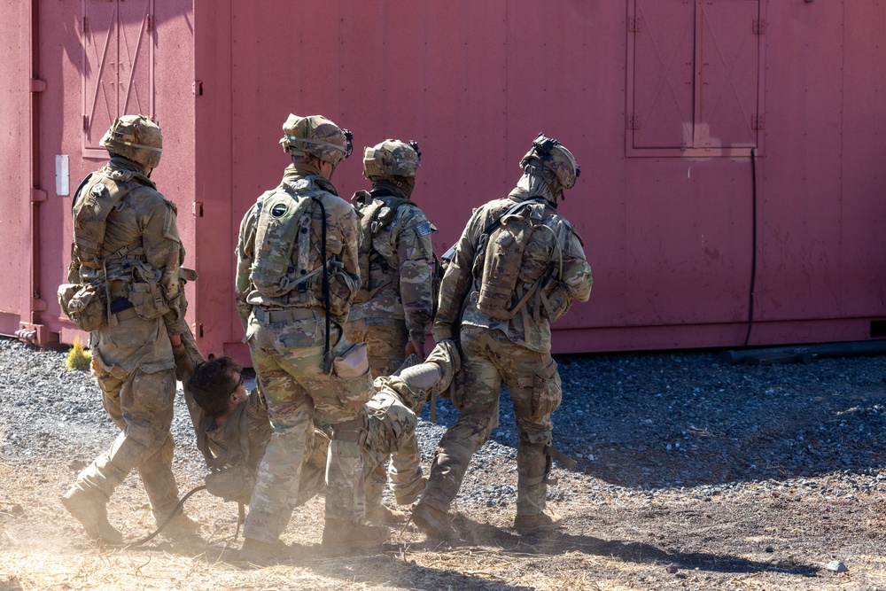 25th ID Soldiers Conduct Military Operations in Urban Terrain During JPMRC 24-01