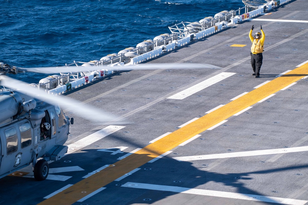 Boxer Sailors Conduct Flight Ops With Wildcards