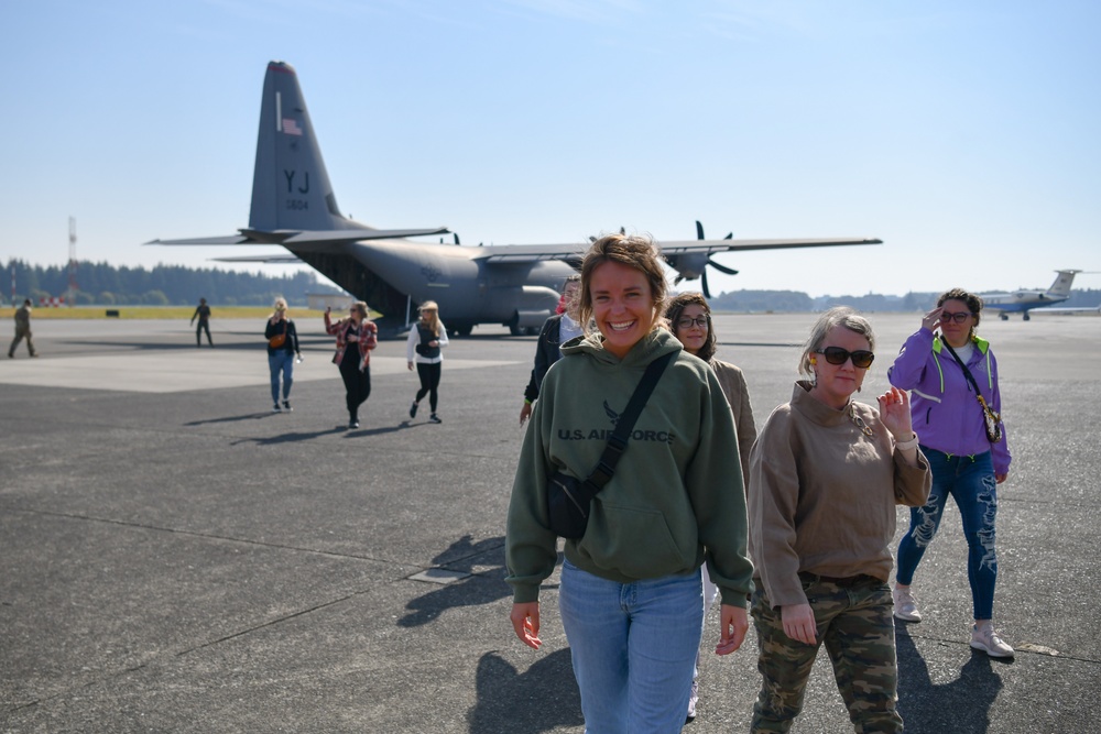 Yokota spouses take to the skies during Operation Volant Spouse 2023